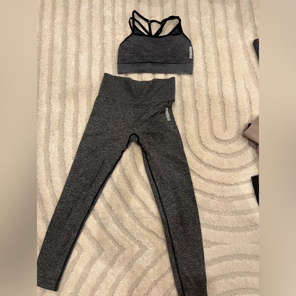 Gymshark set - Picture 2 of 2